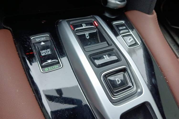 Used Honda UR-V 2023 370TURBO Two-Wheel-Drive Luxury Edition