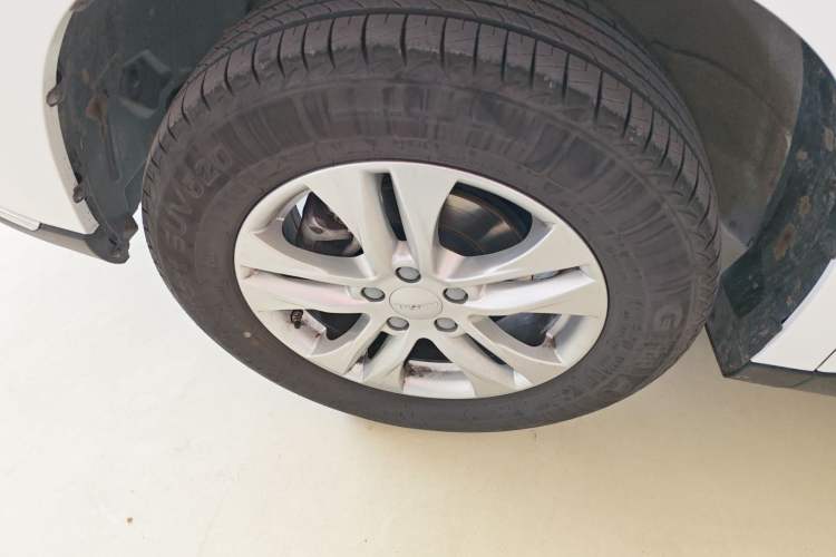 Used Haval M6 2023 PLUS 1.5T Manual Elite Smart Connectivity Model Left Front Wheel Hub