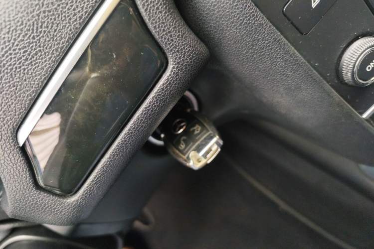 Used Mercedes-Benz R-Class 2017 R 320 4MATIC Business Edition Prestige Model