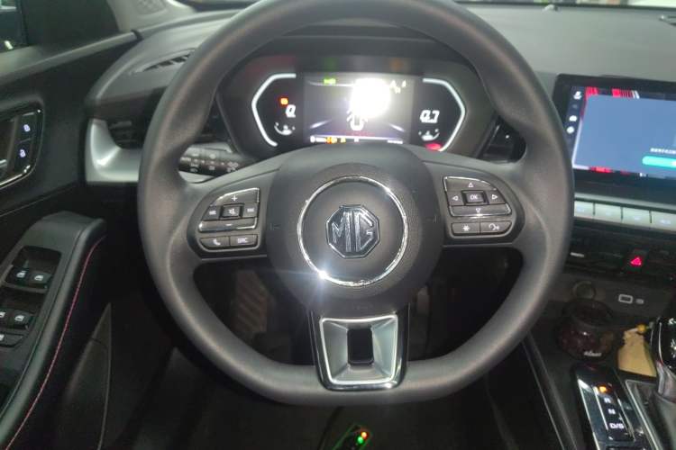 Used MG 5 2023 180 DVVT CVT Luxury Edition Steering Wheel