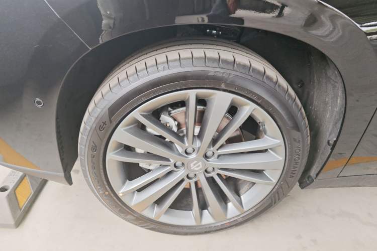 Used Leapmotor C16 2026 Extended-Range 280 LiDAR Zhizun Edition 6 Seats
