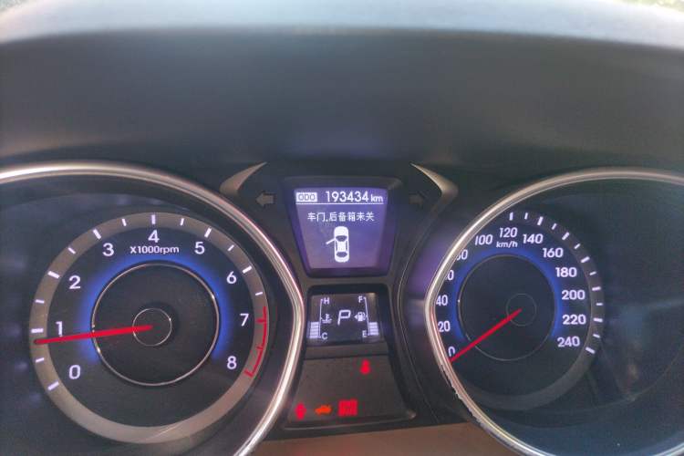 Used Hyundai Elantra (5th Generation / Langdong) 2012 1.6L Automatic Prestige Model
