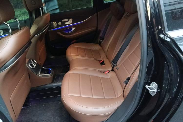 Used Mercedes-Benz E-Class 2022 Revised Version E 300 L Sport Luxury Edition Left Rear Seat