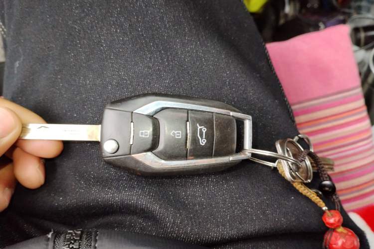 Used SAIC MAXUS EV30 2021 Pure Electric Smart Logistics Expert with Long Wheelbase—CATL
