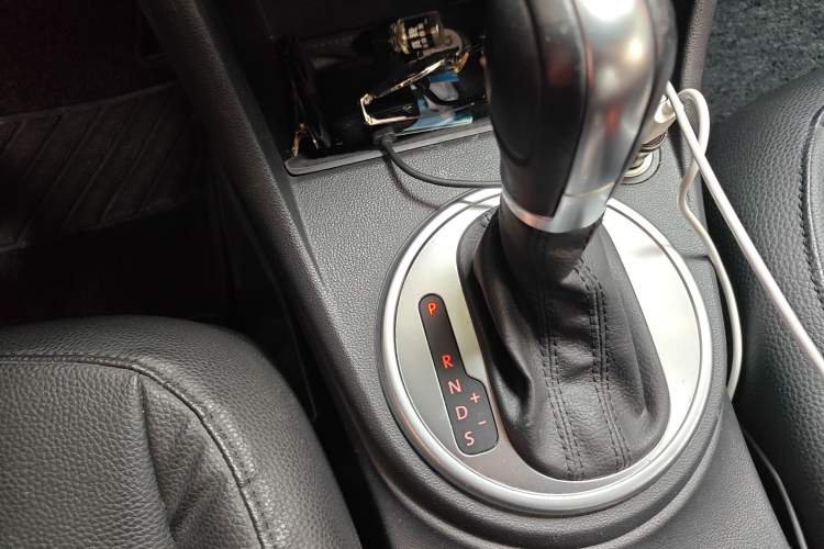 Used Volkswagen Beetle 2016 180TSI Club Edition Gear Lever