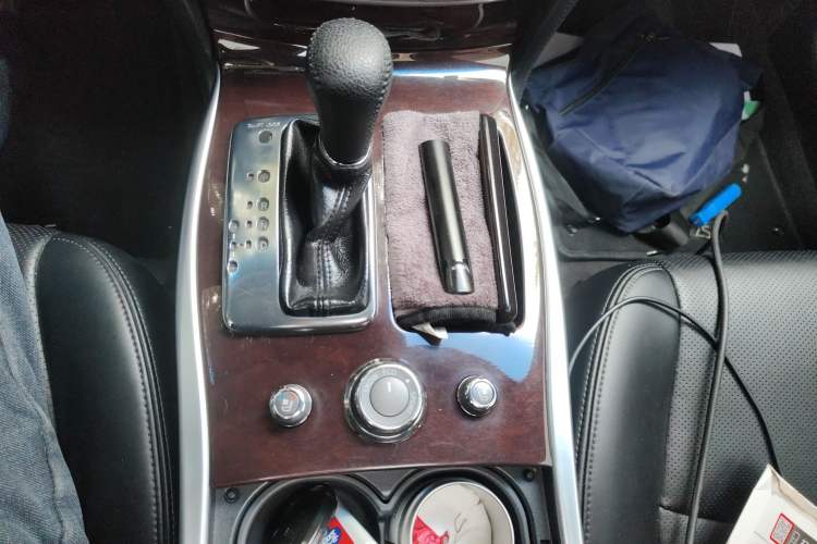 Used Infiniti M Series 2011 M25 Luxury Model