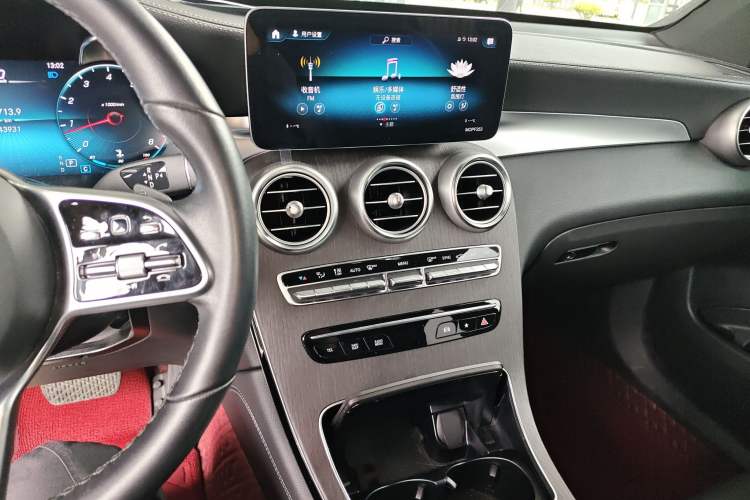 Used Mercedes-Benz GLC Coupe 2020 GLC 300 4MATIC Coupe SUV Audio And AC Panel