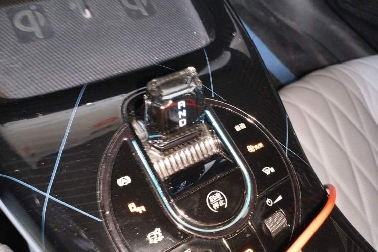 Used BYD Seal 2022 550 km Standard Range Rear-Wheel Drive Prestige Version Gear Lever