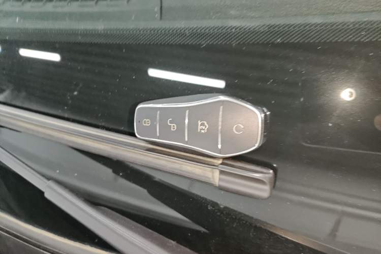 Used BYD Tang New Energy 2025 Intelligent Driving Version DM-i 115KM Flagship Edition Vehicle Key