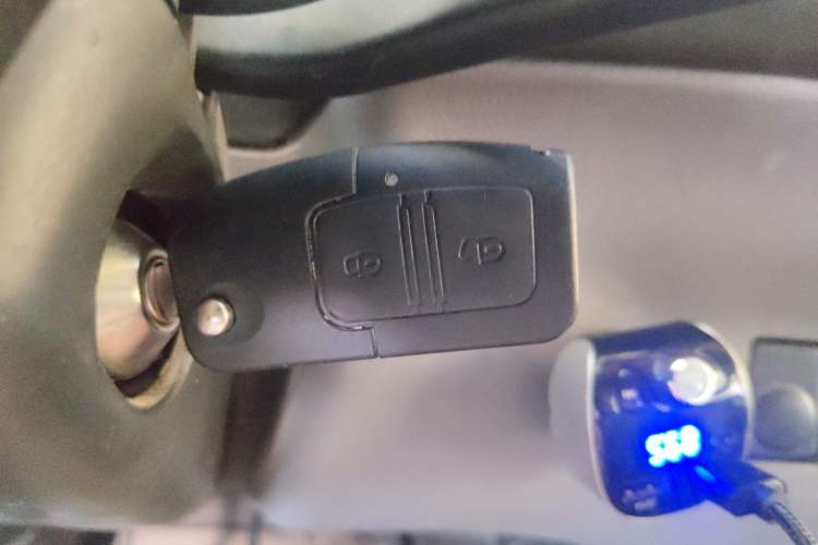 Used JMC Transit 2019 2.8T Commercial Version Long Wheelbase Mid-Roof 6-Seater Rear Single Tire China VI Emission Standard – JX493