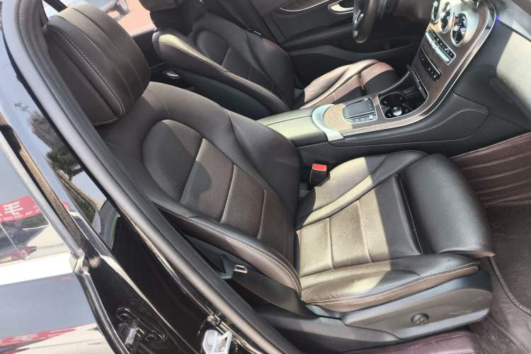 Used Mercedes-Benz GLC 2020 Facelift GLC 300 L 4MATIC Dynamic Edition
