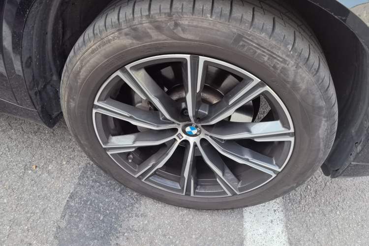 Used BMW X5 2022 xDrive 30Li Luxury M Sport Package