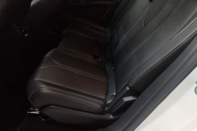 Used Peugeot 5008 2021 360THP 5-Seater Strength Edition Left Rear Seat