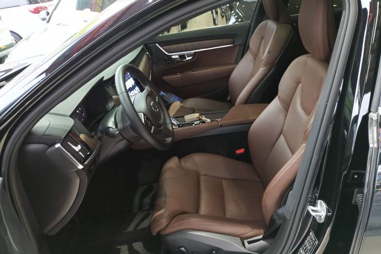 Used Volvo S90 2023 B5 Zhiyuan Luxury Edition
