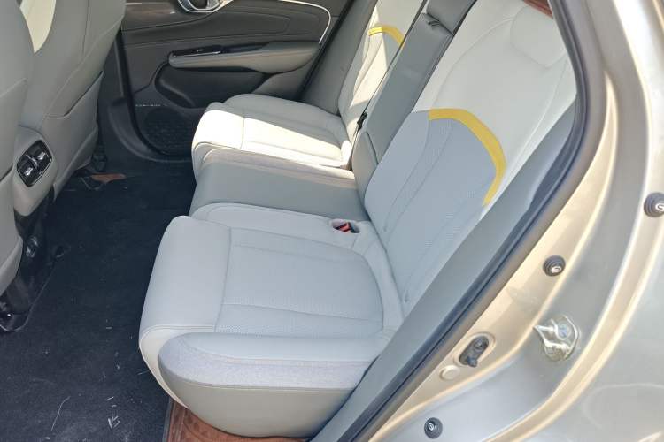 Used AION V 2022 Plus 80 Executive Edition Ternary Lithium Left Rear Seat