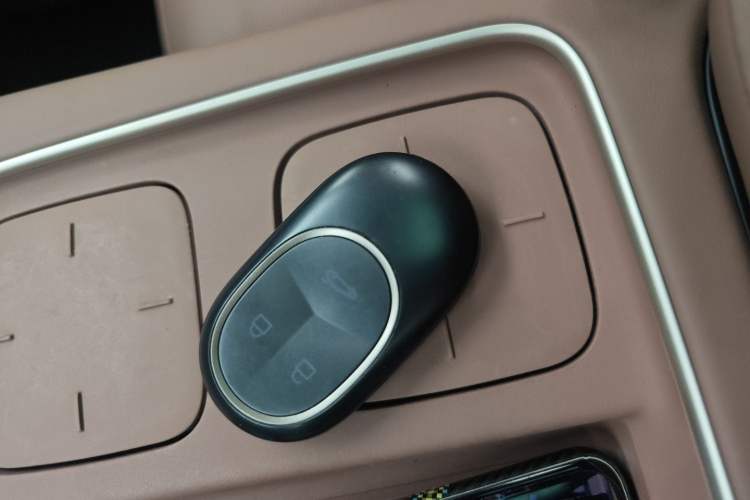 Used Nio ES8 2023 75 kWh Executive Edition Vehicle Key