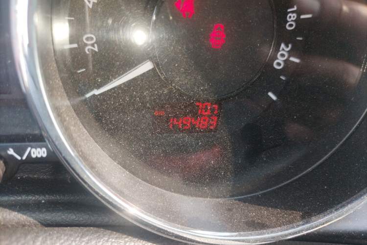 Used Peugeot 3008 2015 1.6THP Automatic Prestige Edition Odometer Close Up