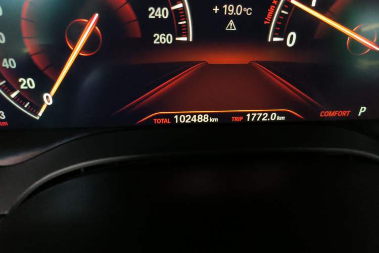 Used BMW 5 Series 2019 525Li M Sport Package Odometer Close Up