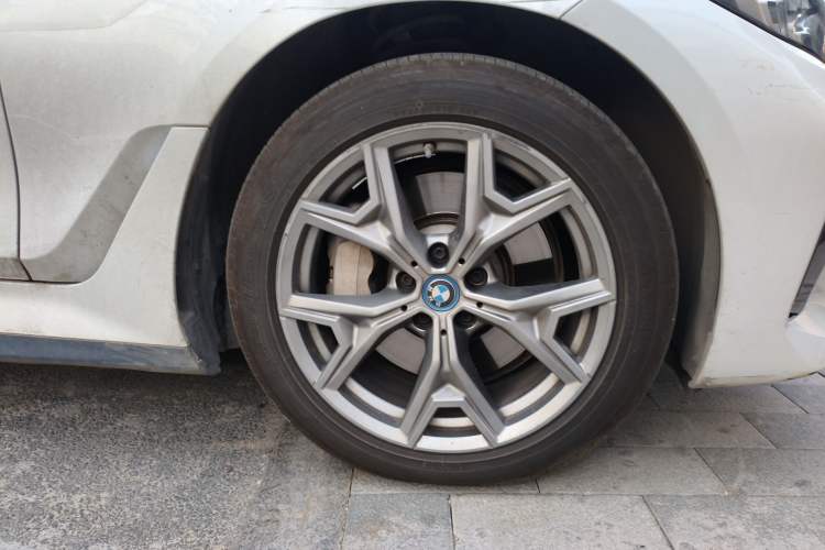 Used BMW i3 2024 eDrive 35 L Right Front Wheel Hub