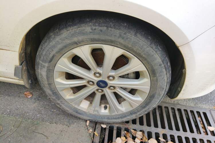 Used Ford Escort 2015 1.5L Automatic Fashion Model