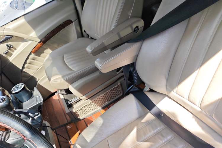 Used Mercedes-Benz Viano 2011 2.5L Prestige Edition Left Front Seat