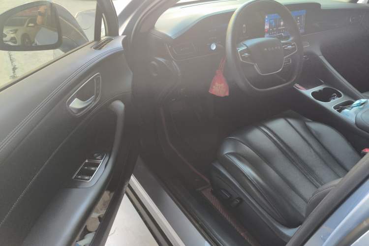 Used Roewe D7 2023 DMH 125km Superior Edition