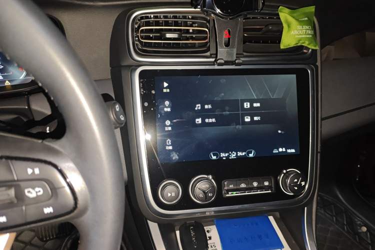 Used Lynk & Co 01 2017 2.0T Two-Wheel-Drive Version Audio And AC Panel