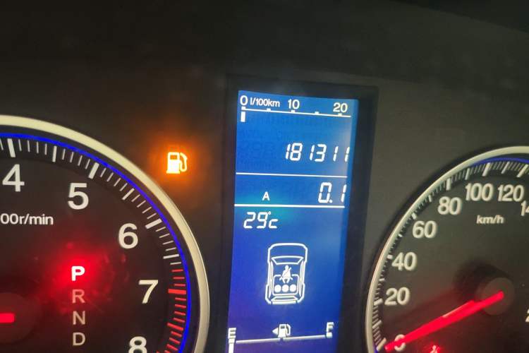 Used Honda CR-V 2010 2.0L automatic two-wheel drive urban version Odometer Close Up