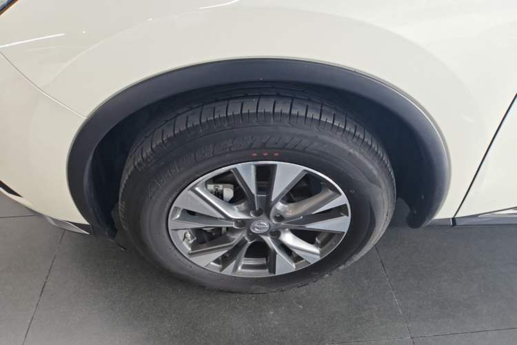 Used Nissan Murano 2021 2.5L XE Two-Wheel Drive Elite Edition Left Front Wheel Hub