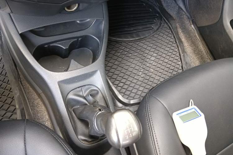 Used Nissan Livina 2010 Jingyue Edition 1.6L Manual All-Around Model