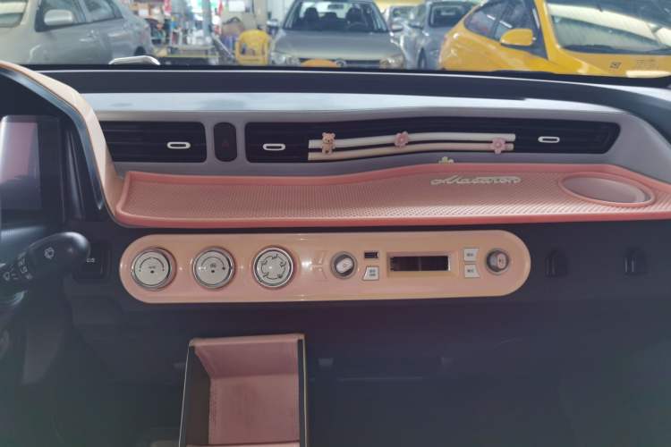 Used Wuling Hongguang MINIEV 2022 Macaron Premium Model – Lithium Iron Phosphate