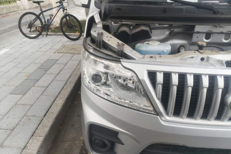 Used CHANGAN KAICHENG Ruixing M60 2023 1.5L GDI Elite-Class Passenger Vehicle 6/7 Seats Right Front Headlight