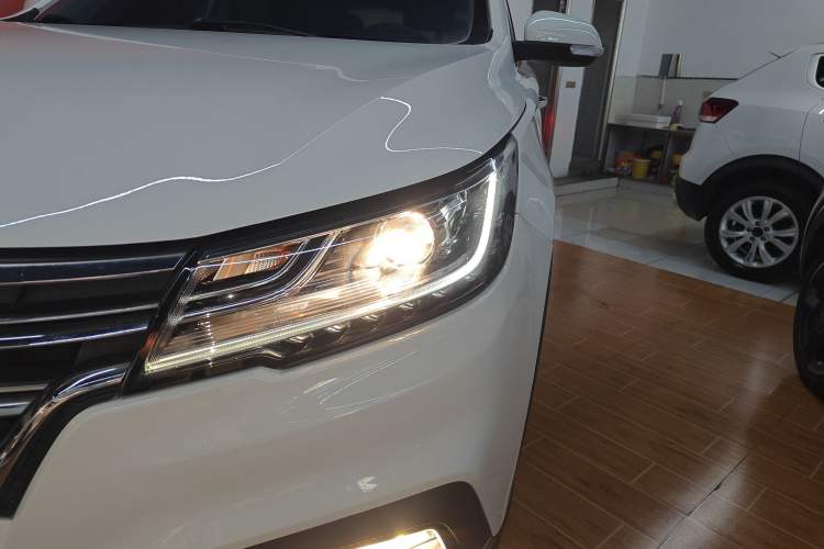 Used Roewe RX3 2018 1.6L Manual Internet Smart Edition
