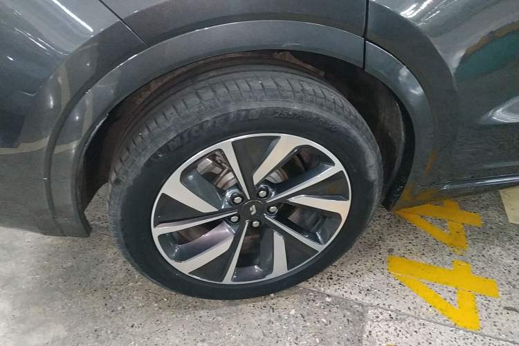 Used Li Auto ONE 2021 Extended-Range 6-Seater Version Right Rear Wheel Hub