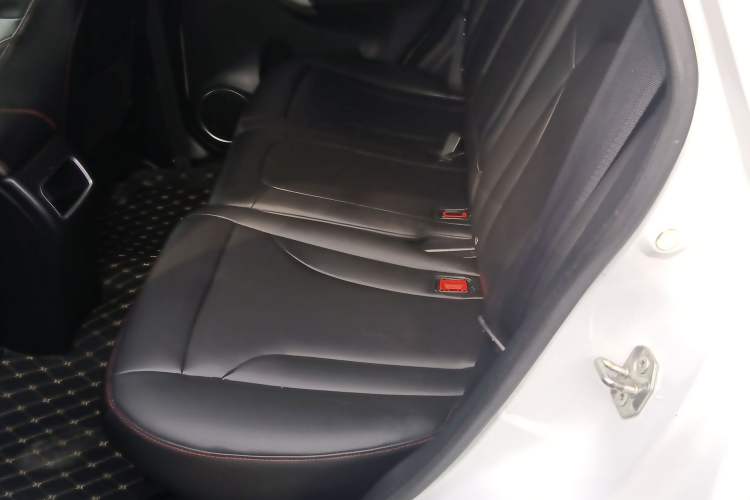 Used Haval H6 2015 Revised Version Sport Edition 1.5T Manual Transmission Two-Wheel Drive Elite Grade