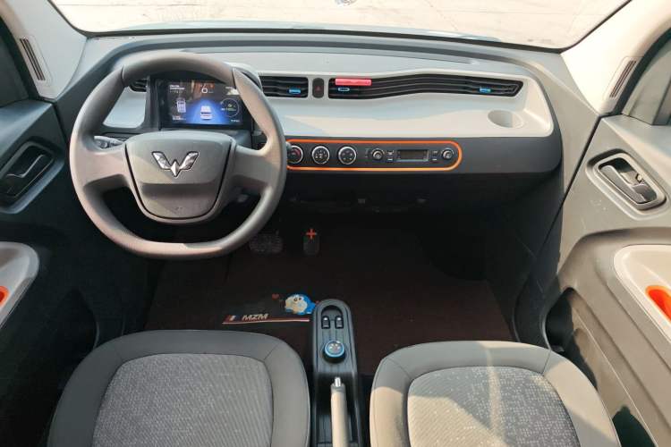 Used Wuling Hongguang MINIEV 2020 Freedom Version Lithium Iron Phosphate Center Console