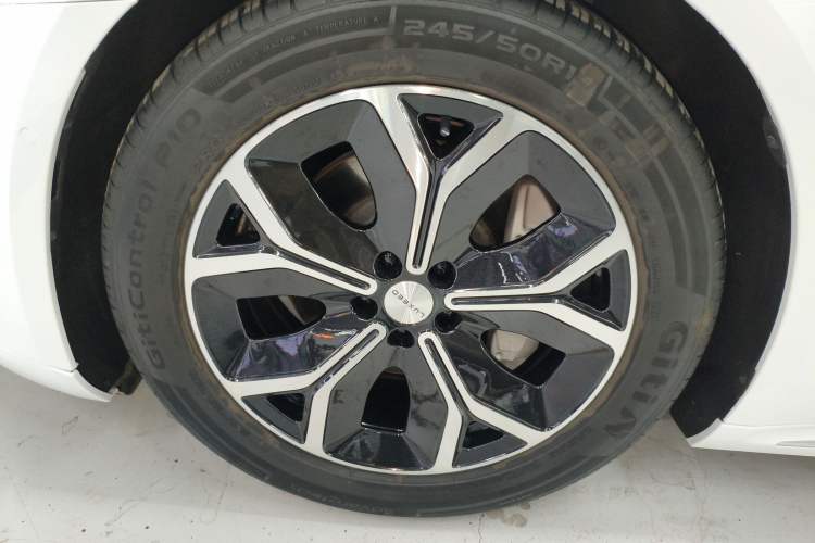 Used Hima Luxeed S7 2025 855 km Max Left Front Wheel Hub