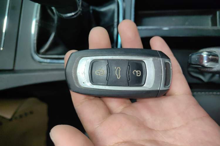 Used Geely Auto Emgrand 2017 Sedan Million Edition 1.5L Manual - Upward Version Vehicle Key