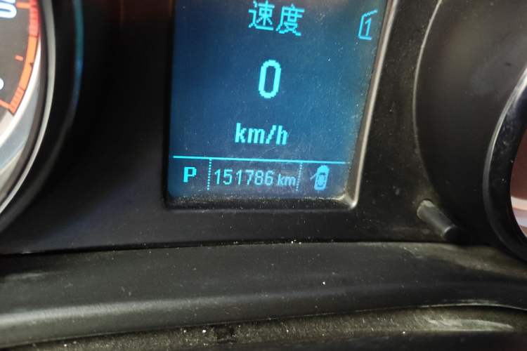 Used Buick Regal 2014 1.6T Fashionable Tech Edition Odometer Close Up