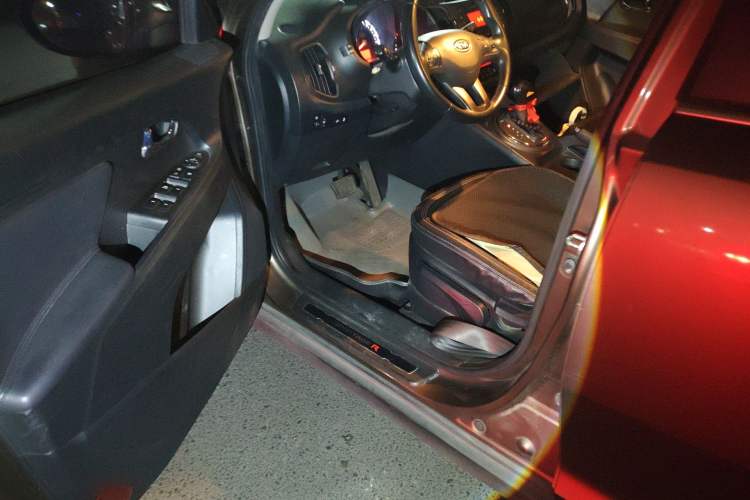 Used Kia Sportage R 2014 2.0L Automatic Two-Wheel Drive GLS Trim Driver Seat