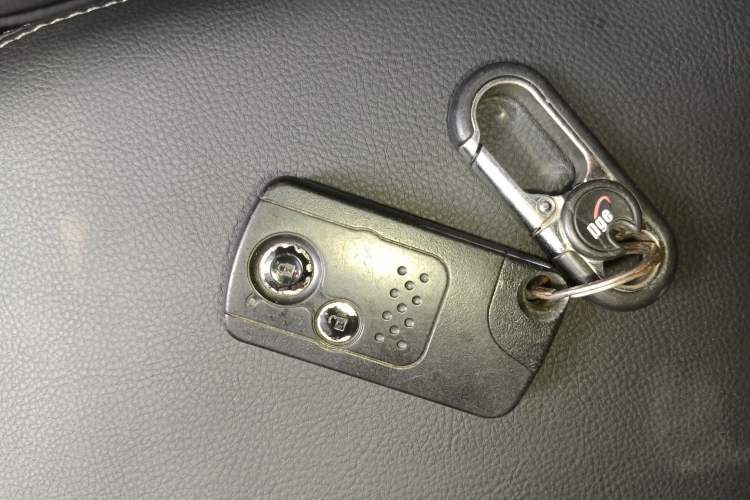 Used Honda CR-V 2013 2.4L two-wheel drive luxury version Vehicle Key