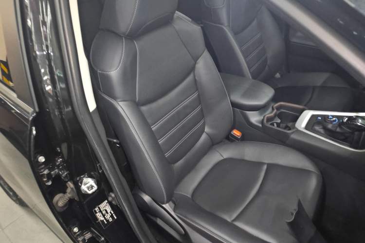 Used Toyota RAV4 2022 Dual-Engine 2.5L E-CVT Four-Wheel Drive Elite Plus Edition
