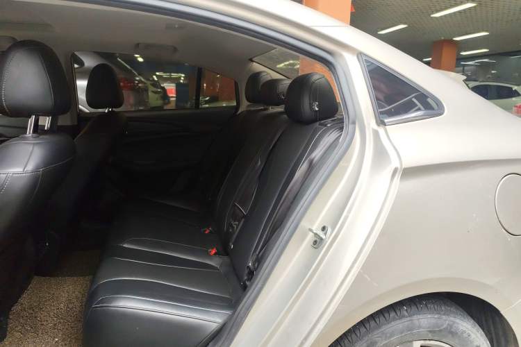 Used Roewe i5 2019 1.5L Automatic 4G Connected Langhao Edition Left Rear Seat