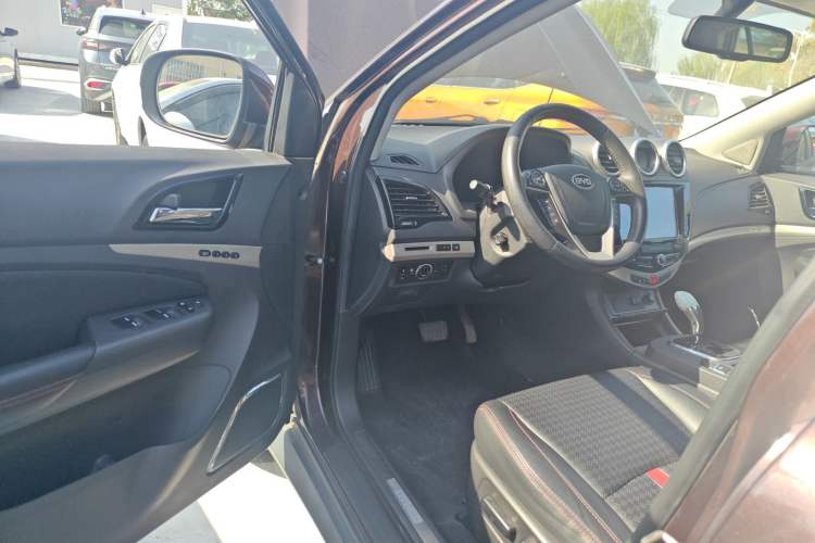 Used BYD S7 2015 2.0T Upgraded Automatic Flagship Version Driver Seat