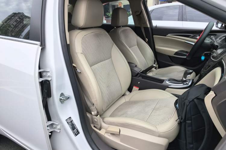 Used Buick Regal 2015 2.0L Leading Fashion Edition