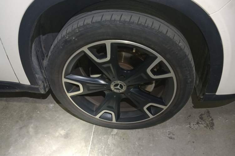Used Mercedes-Benz GLA 2018 GLA 220 4MATIC Sport Edition Right Front Wheel Hub