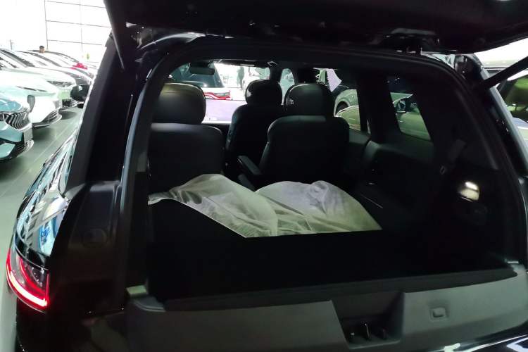 Used Lynk & Co 900 2025 2.0T Ultra
