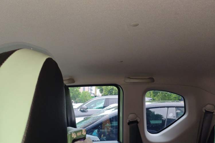 Used Wuling Hongguang MINIEV 2022 Macaron Premium Model – Lithium Iron Phosphate Headliner