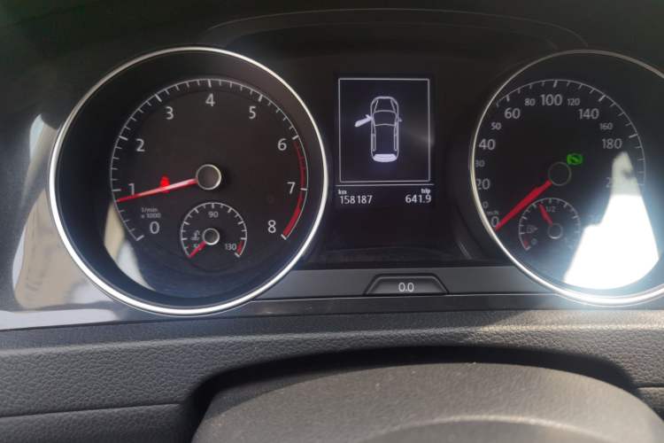 Used Volkswagen Golf 2017 1.6L Automatic Comfort Million-Vehicle Anniversary Edition Odometer Close Up