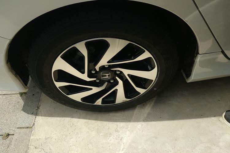 Used Honda Civic 2016 220TURBO CVT Luxury Edition Right Rear Wheel Hub